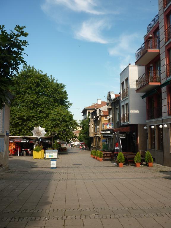 Sea Garden Plaza Apartment - Free Parking Бургас Номер фото